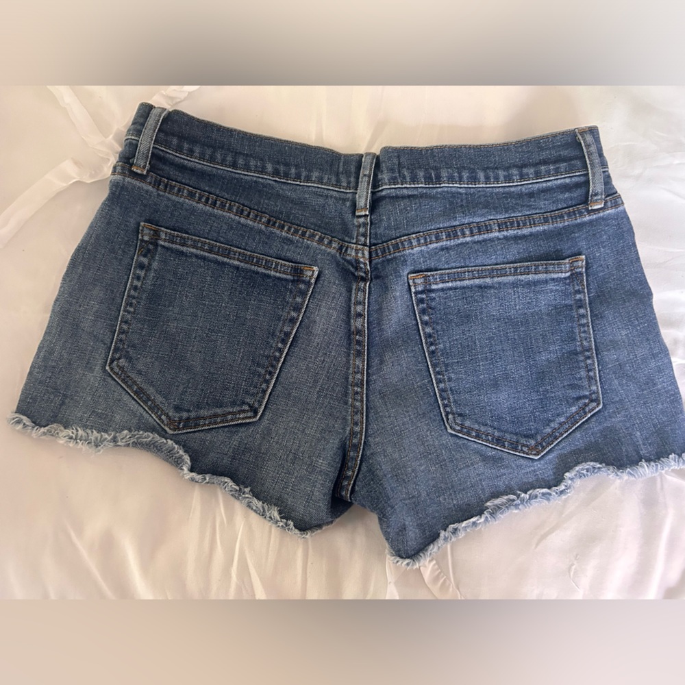 GAP Low Rise Shorts - Picture 3 of 6